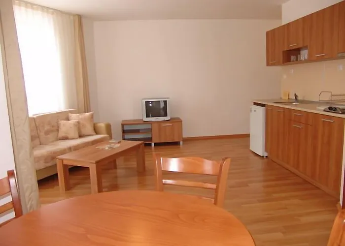 Apartmanhotel Efir *