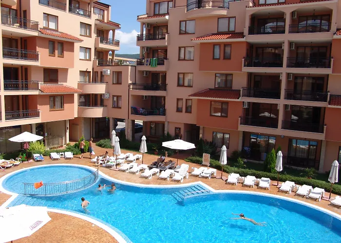 Efir Apartmanhotel *