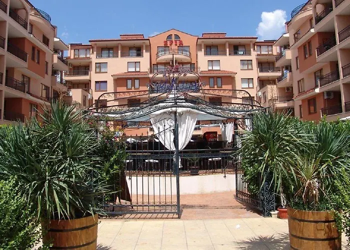 Efir Apartmanhotel *