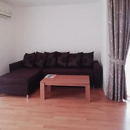 Efir Aparthotel