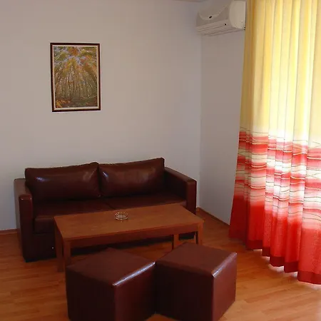 Aparthotel Efir *