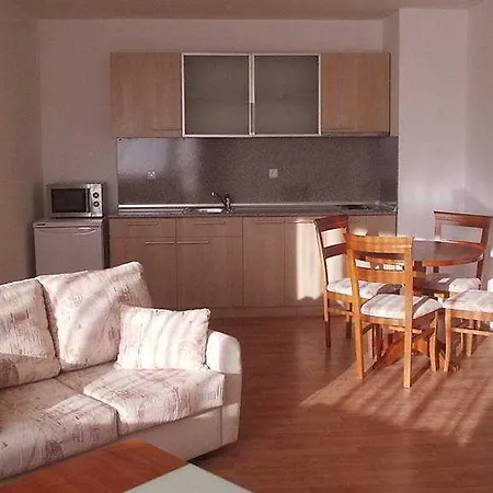 Efir Aparthotel