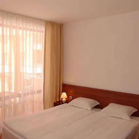 Aparthotel Efir